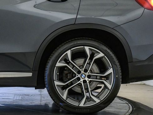 Certified 2022 BMW X5 sDrive40i w/ Premium Package image 11