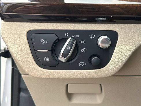 Used 2018 Audi Q5 Prestige w/ Prestige Package AWD/4WD image 36
