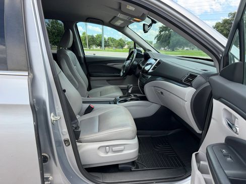 Used 2017 Honda Ridgeline RTL-T image 4