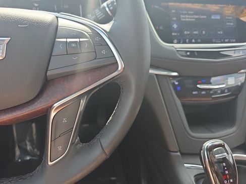 Certified 2023 Cadillac XT5 Premium Luxury image 18