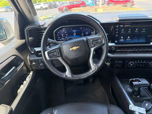 Used 2024 Chevrolet Silverado 1500 LTZ AWD/4WD image 15