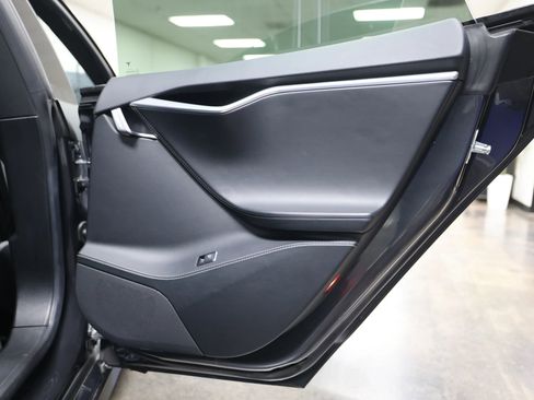 Used 2017 Tesla Model S 90D image 34