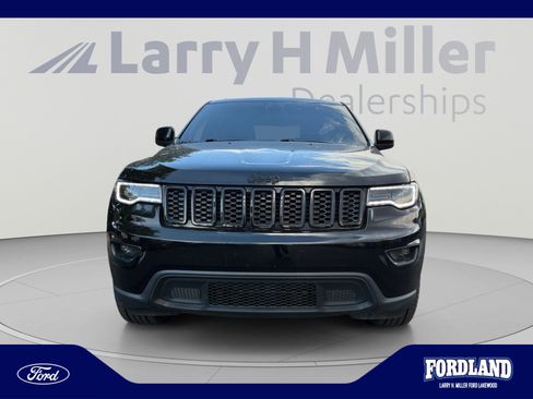 Used 2021 Jeep Grand Cherokee Laredo AWD/4WD image 8