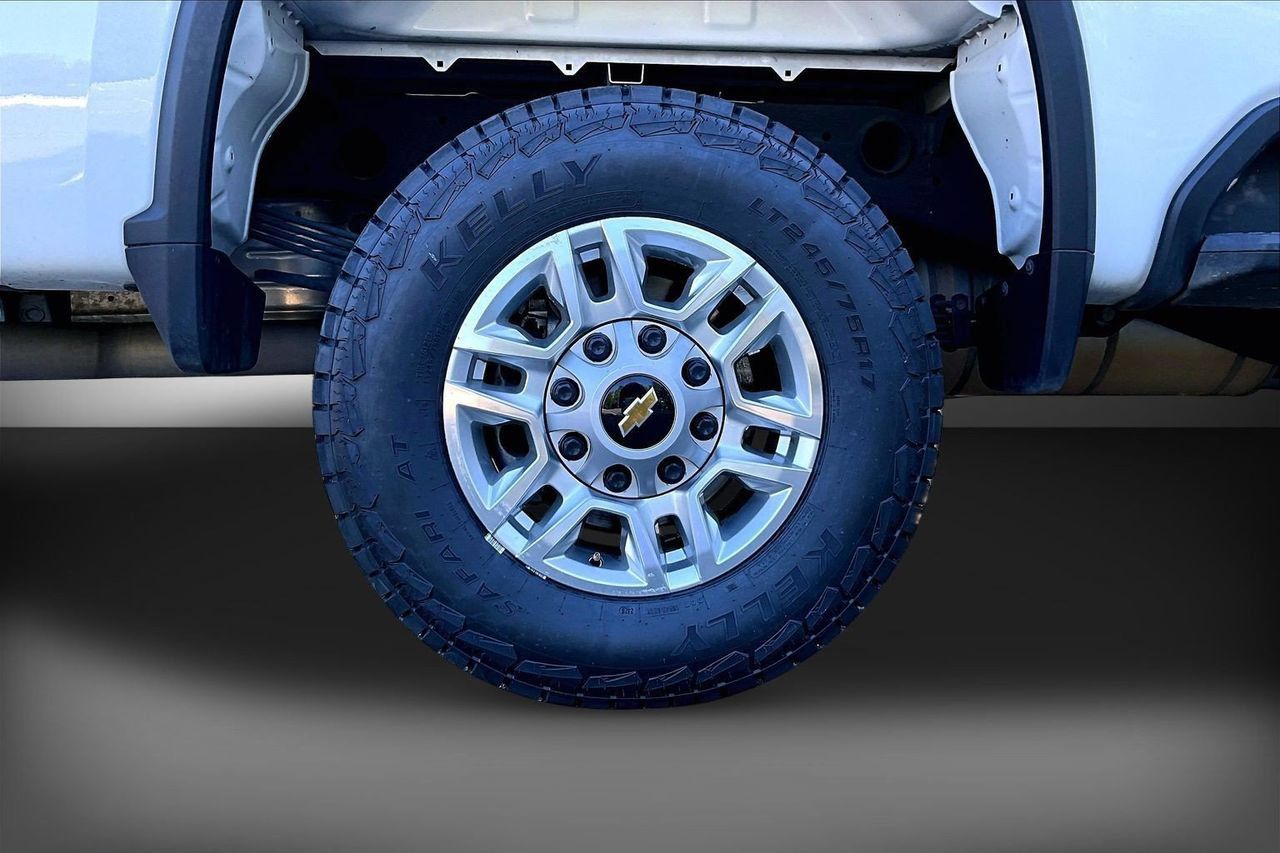 Used 2025 Chevrolet Silverado 2500 LT w/ Convenience Package AWD/4WD image 35