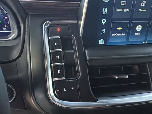Used 2024 Chevrolet Tahoe Z71 AWD/4WD image 25