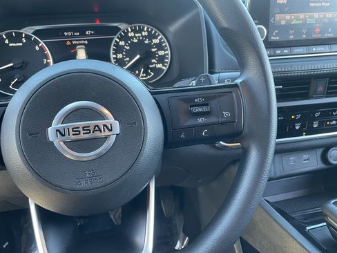 Used 2021 Nissan Rogue S image 24