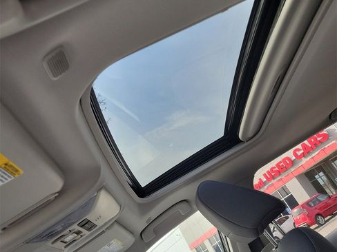 Used 2025 Toyota RAV4 XLE image 32