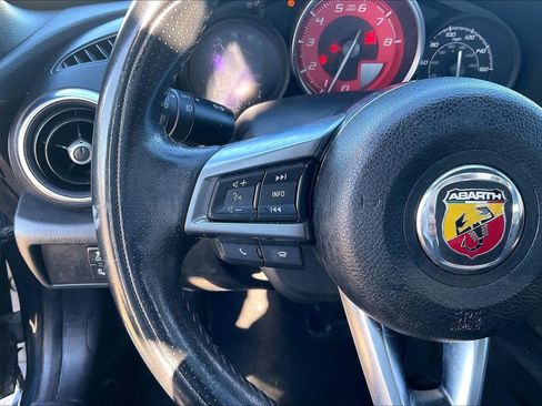 Used 2018 FIAT 124 Spider Abarth w/ Convenience Group image 22