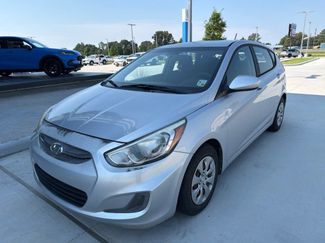 Used 2017 Hyundai Accent SE FWD video 1