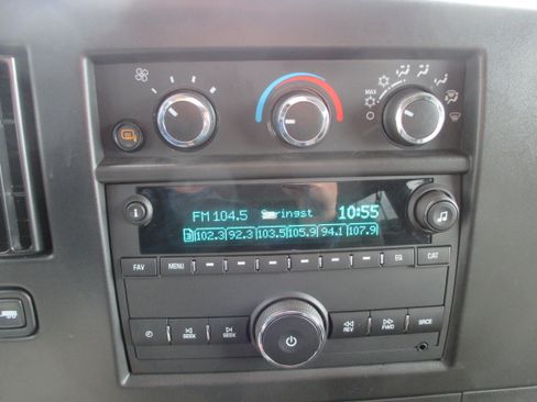 Used 2025 Chevrolet Express 3500 LT w/ LT Preferred Equipment Group RWD image 14