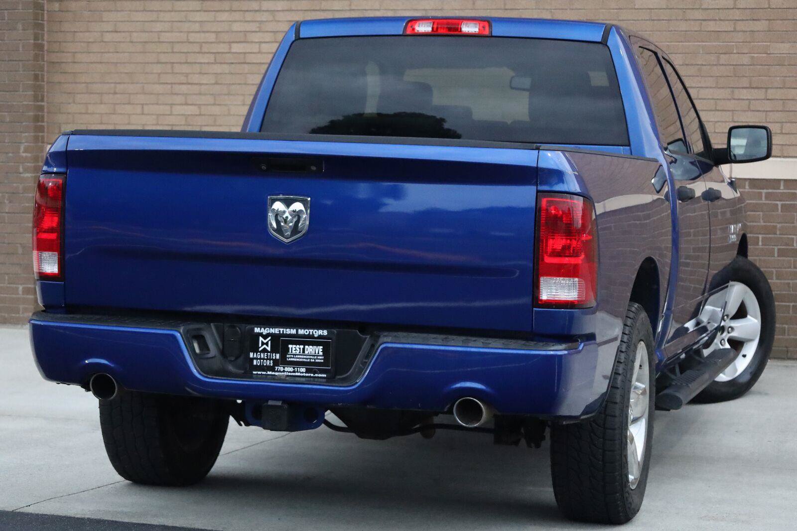Used 2015 RAM 1500 Express RWD image 11