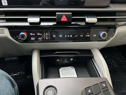 New 2026 Kia Sportage EX w/ EX Panoramic Sunroof Package image 23