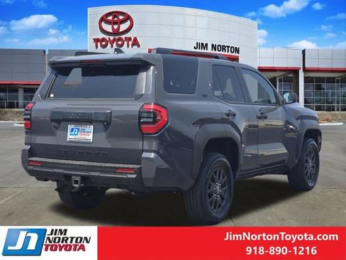 Used 2025 Toyota 4Runner SR5 AWD/4WD image 7
