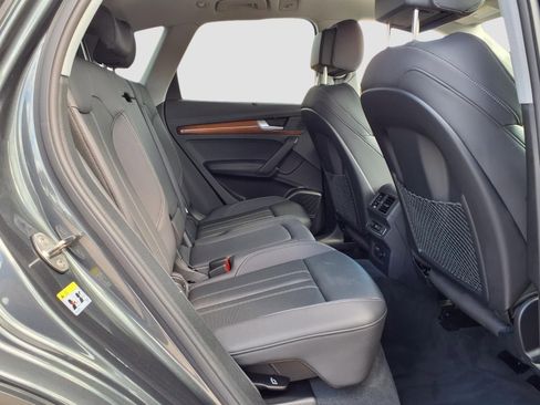 Used 2023 Audi Q5 2.0T Prestige w/ Prestige Package image 12