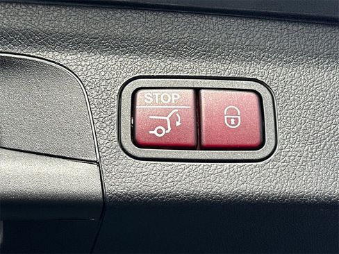 Certified 2022 Mercedes-Benz GLE 350 w/ AMG Line Exterior image 21