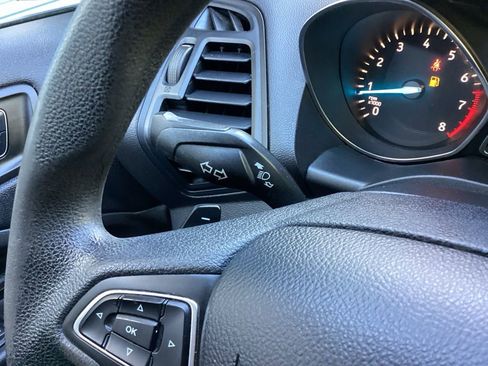 Used 2017 Ford Escape SE image 45