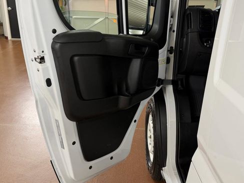 Used 2024 RAM ProMaster 2500 w/ Safety Group FWD image 13
