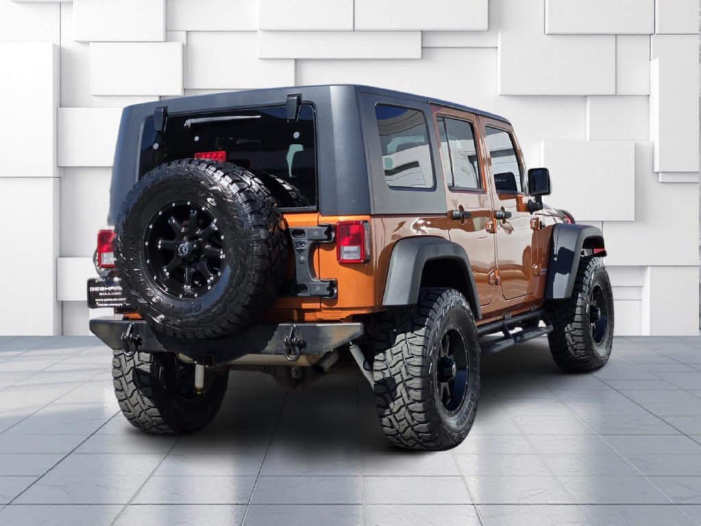 Used 2010 Jeep Wrangler Unlimited Rubicon AWD/4WD image 7