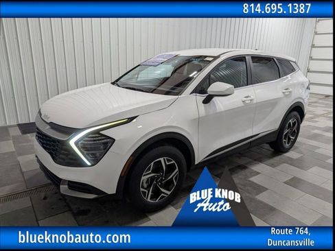 Used 2025 Kia Sportage LX image 1