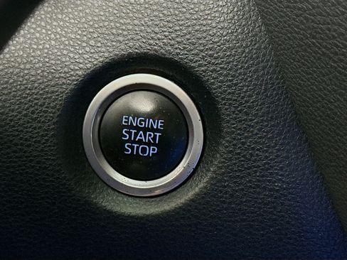 Used 2021 Toyota Corolla SE FWD image 21