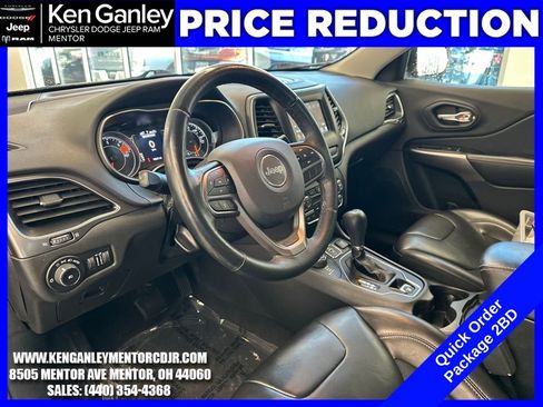 Used 2019 Jeep Cherokee Latitude Plus w/ Cold Weather Group image 18