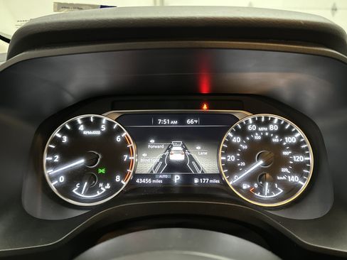 Used 2024 Nissan Rogue S AWD/4WD image 21