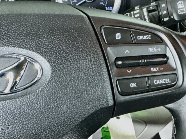 Used 2021 Hyundai Venue SEL FWD image 12
