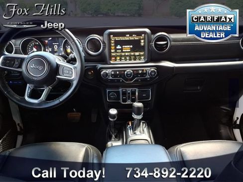 Used 2022 Jeep Wrangler Unlimited Sahara w/ Cold Weather Group AWD/4WD image 13
