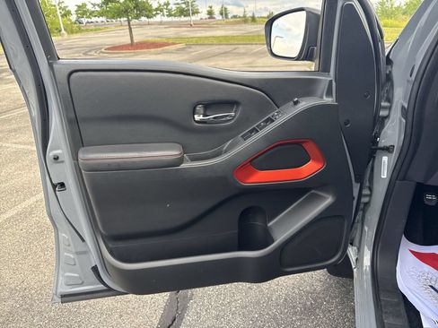Used 2025 Nissan Frontier PRO-4X AWD/4WD image 25