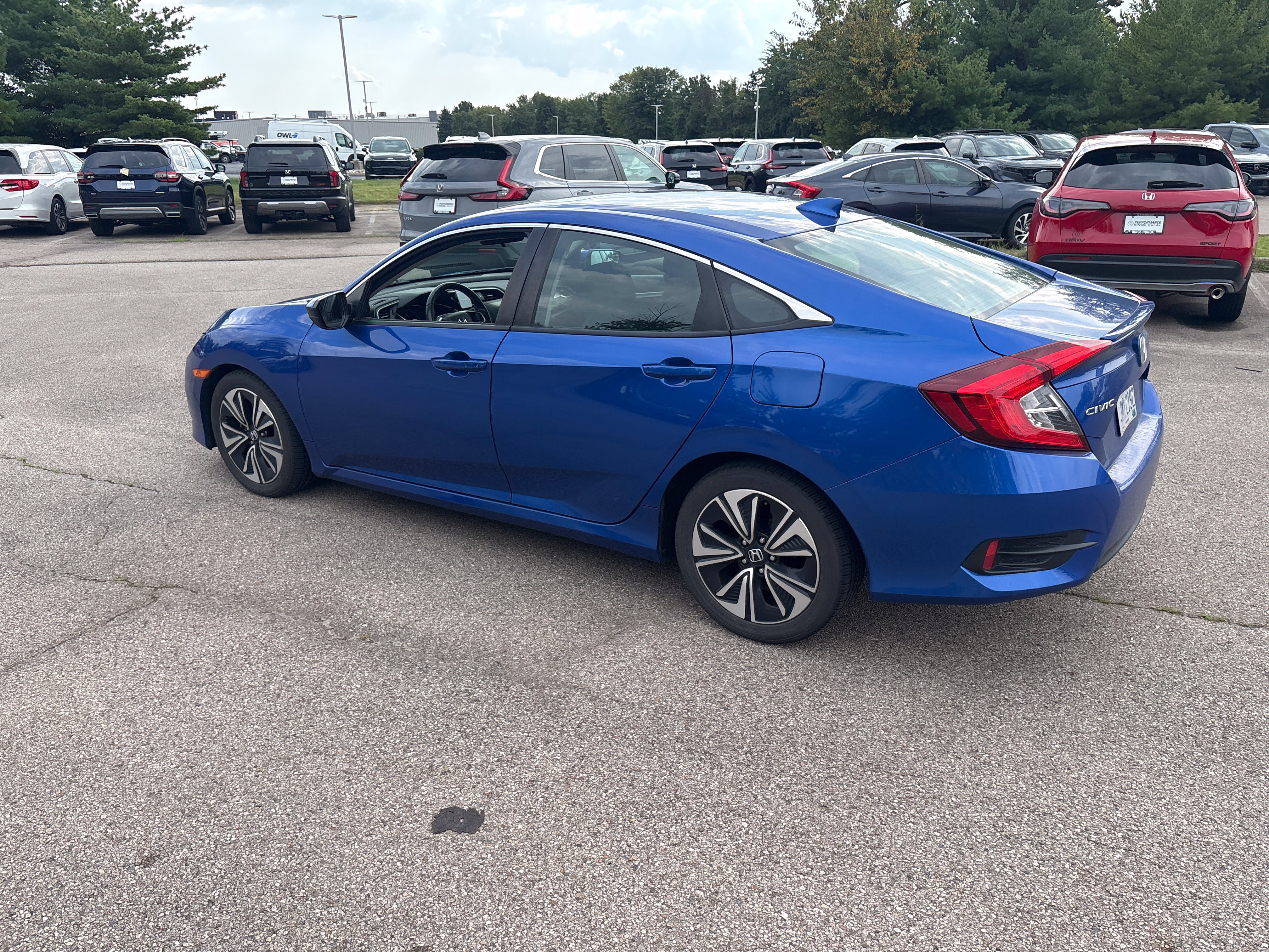 Used 2018 Honda Civic EX-T image 2