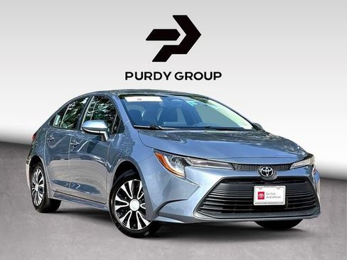 Certified 2025 Toyota Corolla LE FWD image 1