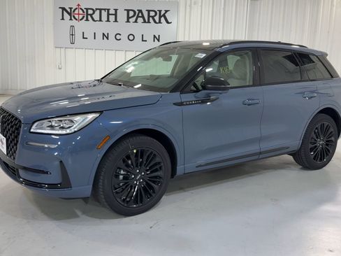 New 2026 Lincoln Corsair Reserve w/ Jet Appearance Package image 6