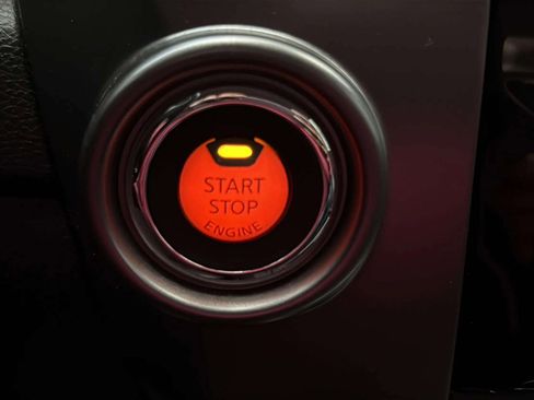 Used 2017 Nissan Titan Platinum Reserve image 18