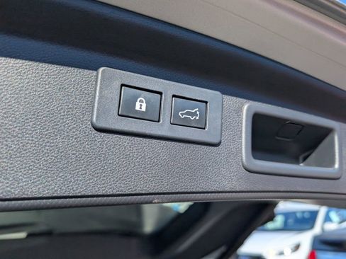 Used 2019 Subaru Forester Premium image 8