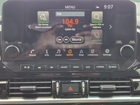 Used 2023 Nissan Pathfinder SL AWD/4WD image 13