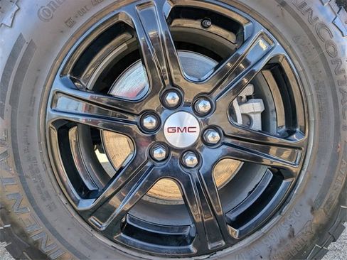 Used 2023 GMC Acadia AT4 w/ Technology Package image 8