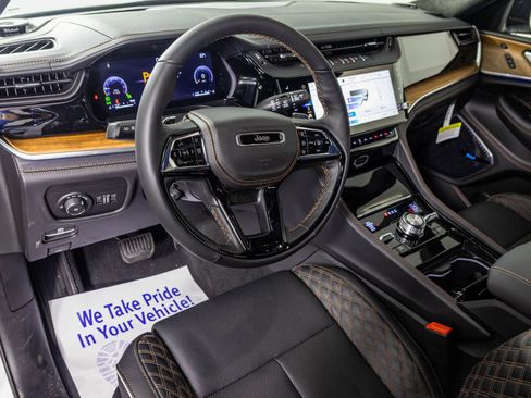 New 2026 Jeep Grand Cherokee Summit AWD/4WD image 3