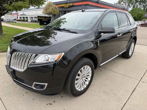 Used 2013 Lincoln MKX FWD image 1