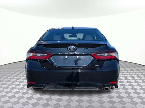 Used 2024 Toyota Camry SE w/ Convenience Package FWD image 4
