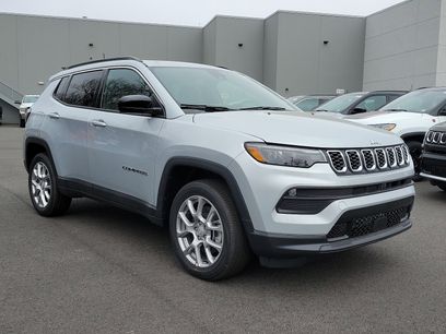 New 2024 Jeep Compass Latitude w/ Sun and Sound Group
