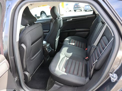 Used 2016 Ford Fusion SE image 20