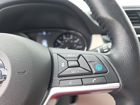 Used 2022 Nissan Rogue Sport SL w/ Premium Package image 18