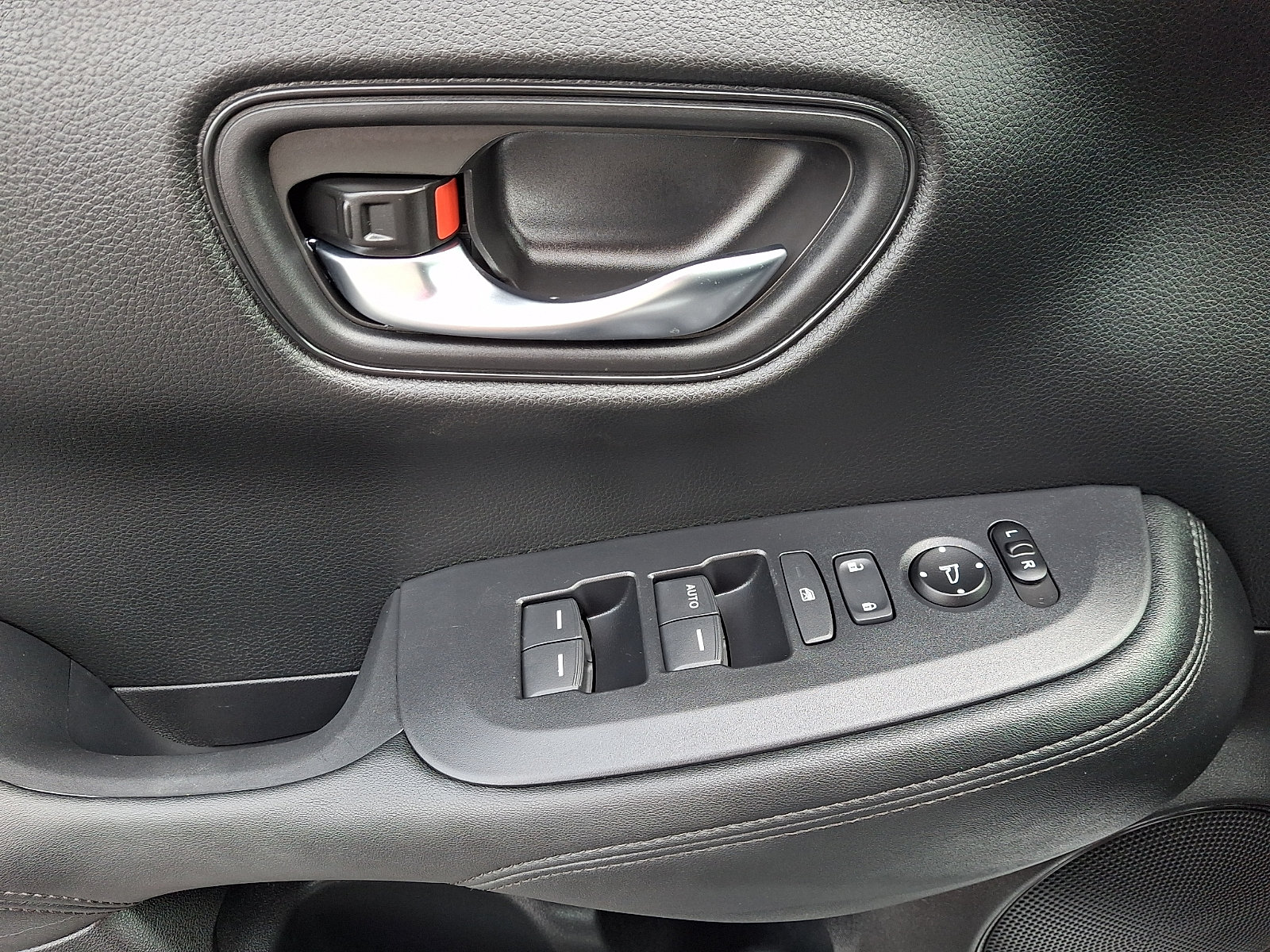 Certified 2024 Honda HR-V LX image 12
