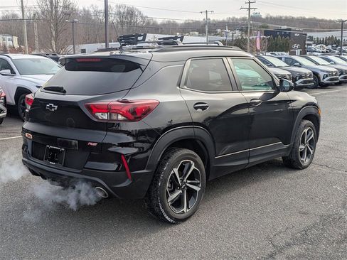 Used 2023 Chevrolet TrailBlazer RS w/ Convenience Package image 2