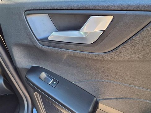 Used 2024 Ford Escape SE image 24