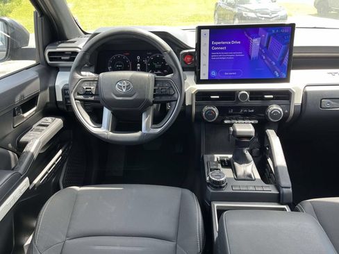 Used 2024 Toyota Tacoma 4x4 Double Cab image 11