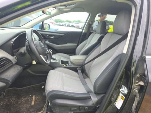 Used 2025 Subaru Outback Premium AWD/4WD image 5