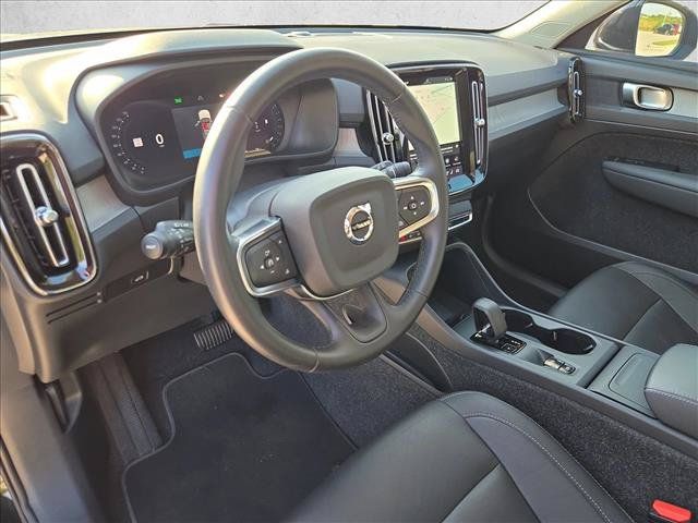 Used 2025 Volvo XC40 B5 Core AWD/4WD image 10