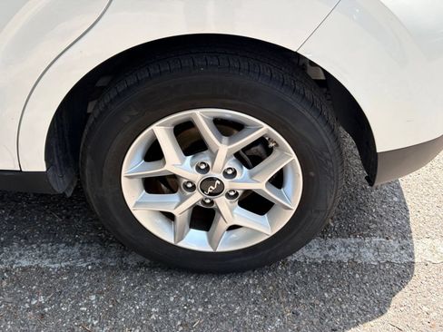 Used 2025 Kia Soul LX w/ LX Technology Package FWD image 27
