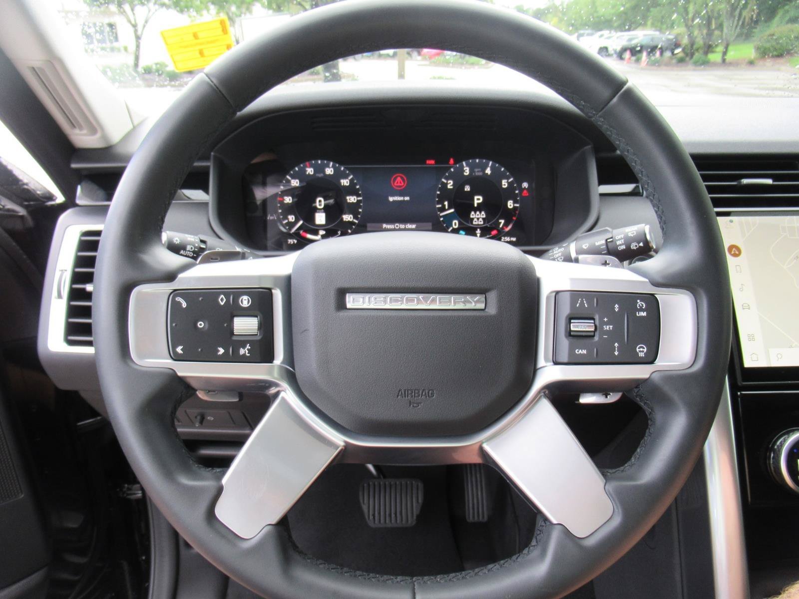 Used 2024 Land Rover Discovery S AWD/4WD image 22